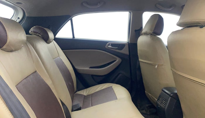 2016 Hyundai Elite i20 ASTA 1.4 CRDI (O), Diesel, Manual, 1,13,330 km, Right Side Rear Door Cabin