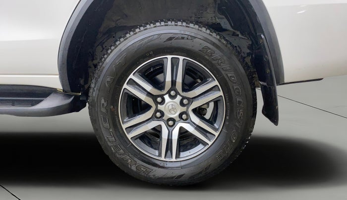 2024 Toyota Fortuner 4X2 MT 2.7 PETROL, Petrol, Manual, 22,651 km, Left Rear Wheel