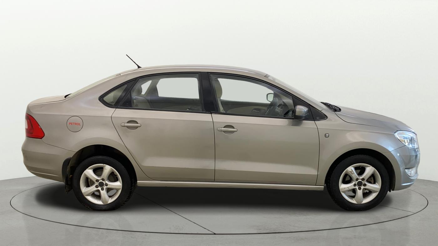 2013 Skoda Rapid AMBITION 1.6 MPI MT PLUS, Petrol, Manual, 66,030 km, Right Side View