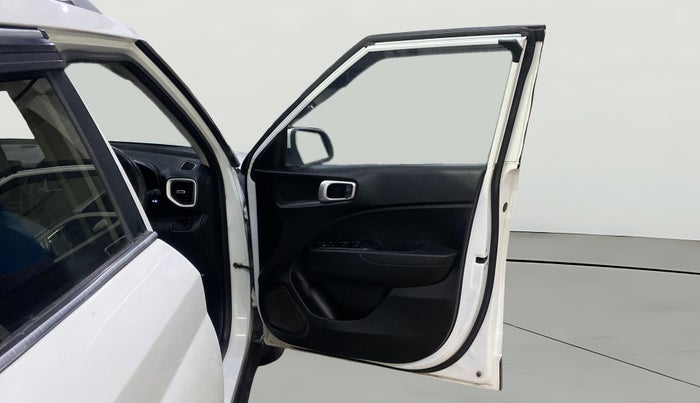 2020 Hyundai VENUE SX 1.5 CRDI, Diesel, Manual, 91,838 km, RHS Front Door