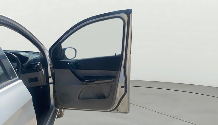 2016 Tata Tiago XM PETROL, Petrol, Manual, 55,611 km, RHS Front Door