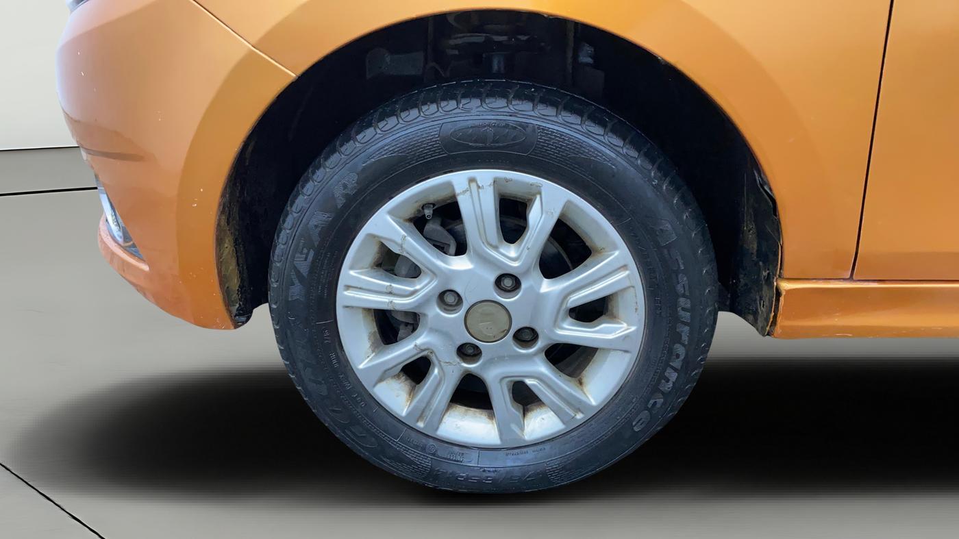 2016 Tata Tiago XZ PETROL, Petrol, Manual, 35,560 km, Left Front Wheel
