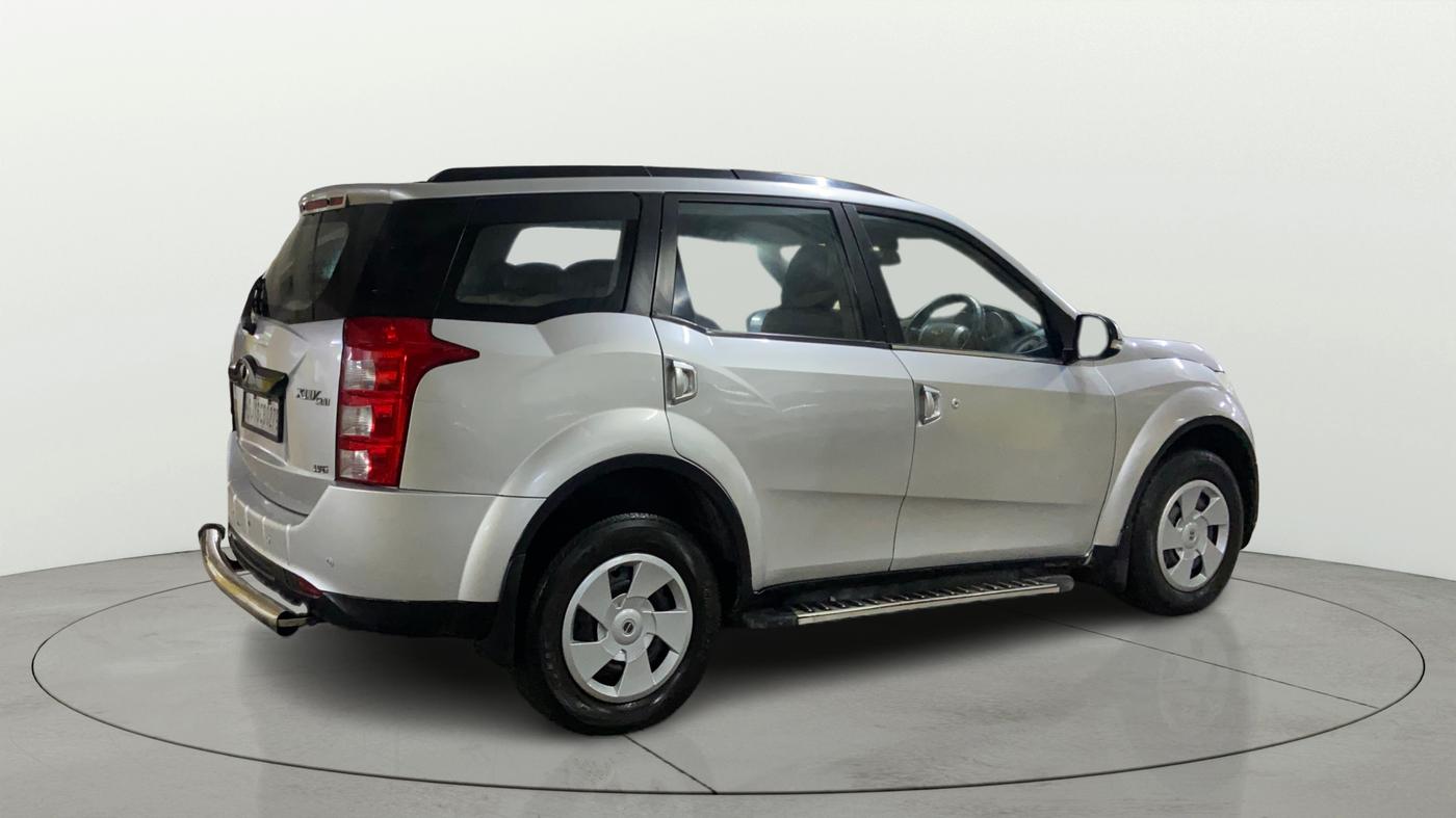 2017 Mahindra XUV500 W6, Diesel, Manual, 94,939 km, Right Back Diagonal
