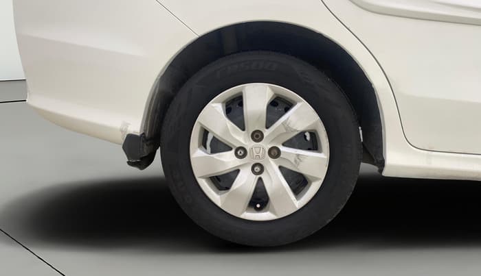 2014 Honda Mobilio 1.5L I-DTEC S, Diesel, Manual, 1,02,157 km, Right Rear Wheel