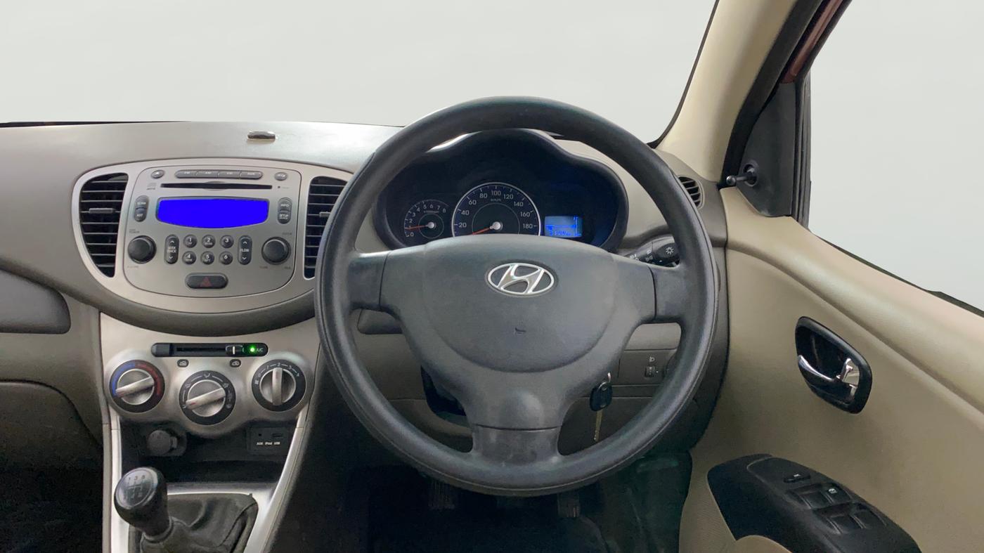 2015 Hyundai i10 SPORTZ 1.1, Petrol, Manual, 31,677 km, Steering Wheel Close Up