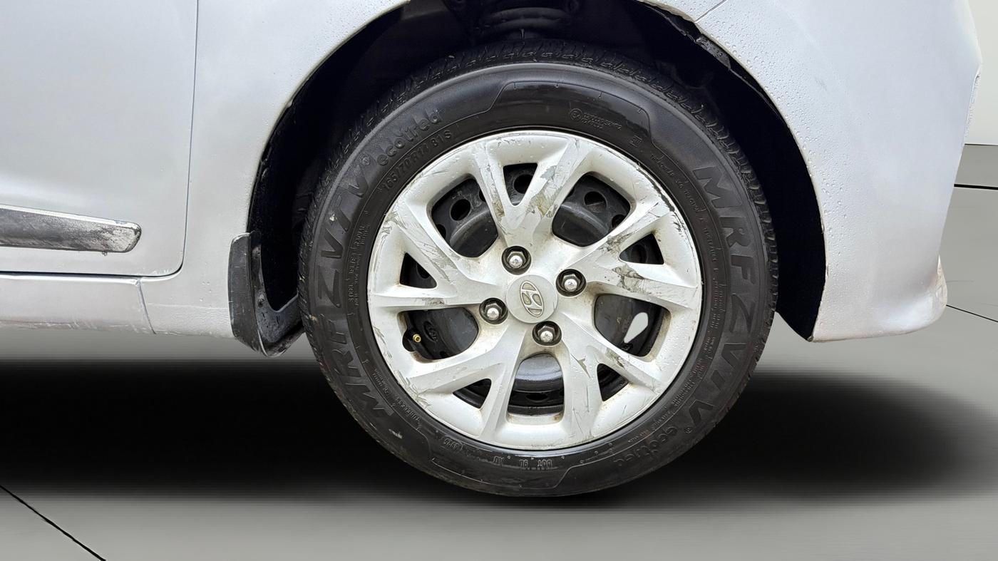 2018 Hyundai Grand i10 MAGNA AT 1.2 KAPPA VTVT, Petrol, Automatic, 56,890 km, Right Front Wheel