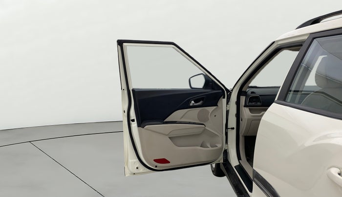 2021 Mahindra XUV300 W8 1.2 PETROL, Petrol, Manual, 24,301 km, LHS Front Door