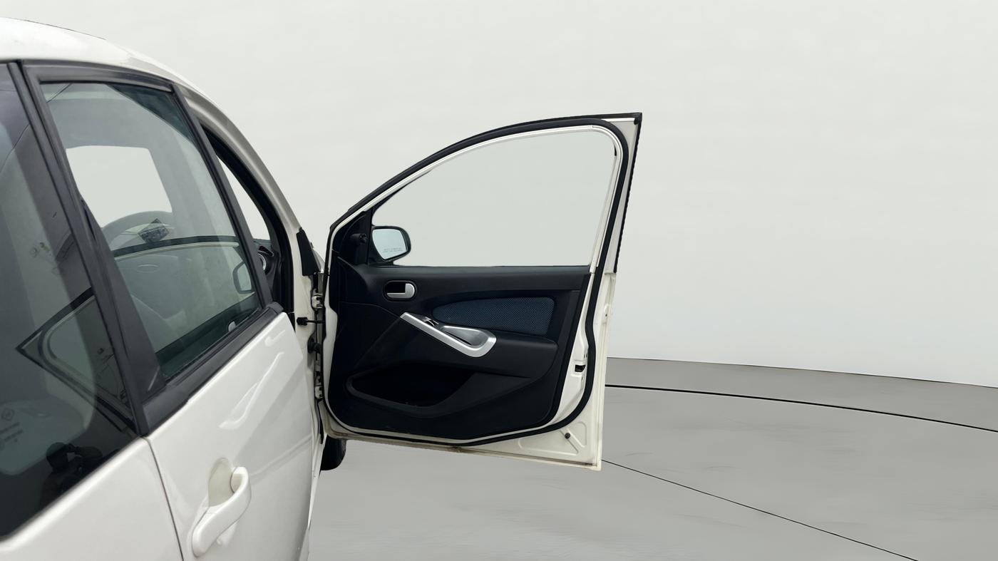 2015 Ford Figo TITANIUM 1.2 PETROL, Petrol, Manual, 67,115 km, RHS Front Door