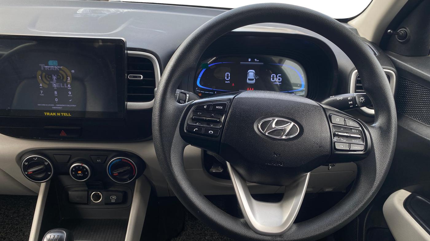 2024 Hyundai VENUE E Plus 1.2 Petrol, Petrol, Manual, 13,252 km, Steering Wheel Close Up