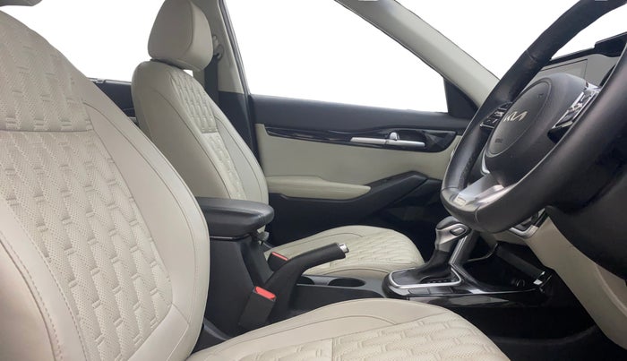 2022 KIA SELTOS HTX IVT 1.5 PETROL, Petrol, Automatic, 31,509 km, Right Side Front Door Cabin