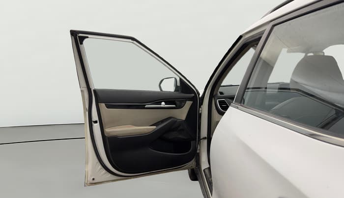 2020 KIA SELTOS HTX 1.5 PETROL, Petrol, Manual, 1,10,688 km, LHS Front Door