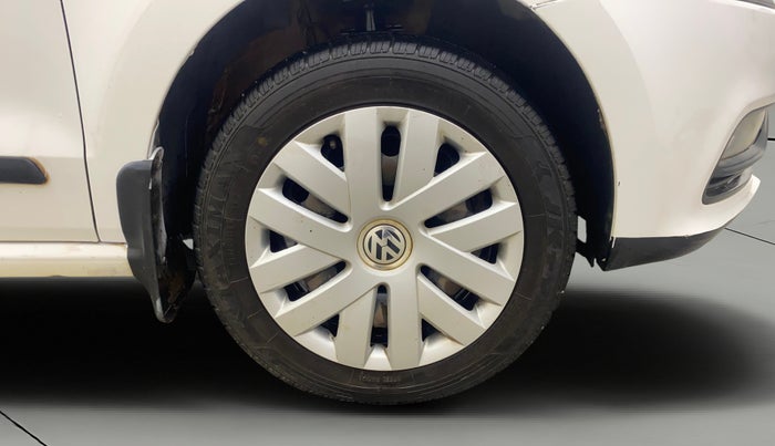 2017 Volkswagen Polo COMFORTLINE 1.2L, Petrol, Manual, 70,942 km, Right Front Wheel