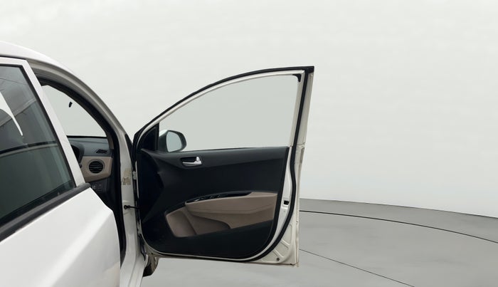 2018 Hyundai Grand i10 SPORTZ 1.2 KAPPA VTVT, CNG, Manual, 50,833 km, RHS Front Door