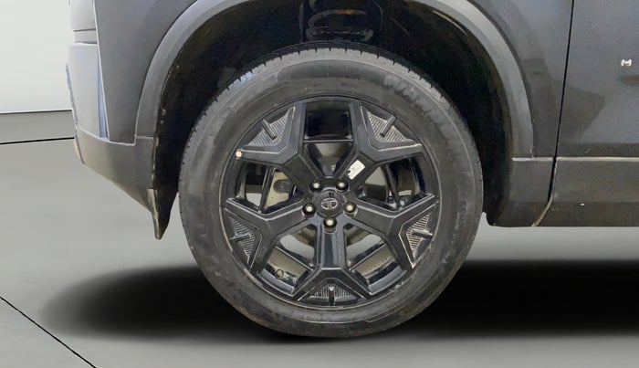 2023 Tata Harrier FEARLESS PLUS DARK EDITION AT, Diesel, Automatic, 42,098 km, Left Front Wheel