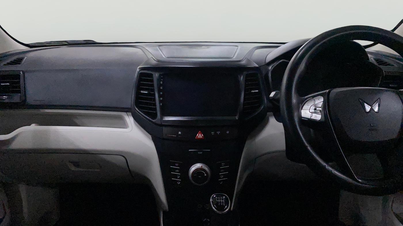 2023 Mahindra XUV300 W6 1.2 PETROL, Petrol, Manual, 41,020 km, Air Conditioner