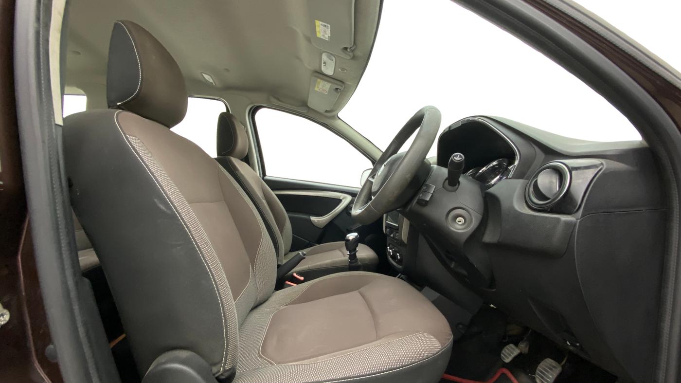 2021 Renault Duster RXS 1.3 TURBO PETROL MT, Petrol, Manual, 60,942 km, Right Side Front Door Cabin