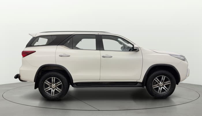 2017 Toyota Fortuner 2.7 4X2 MT, Petrol, Manual, 48,518 km, Right Side View