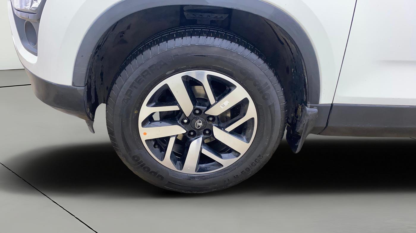 2020 Tata Harrier XZA PLUS 2.0L, Diesel, Automatic, 65,886 km, Left Front Wheel