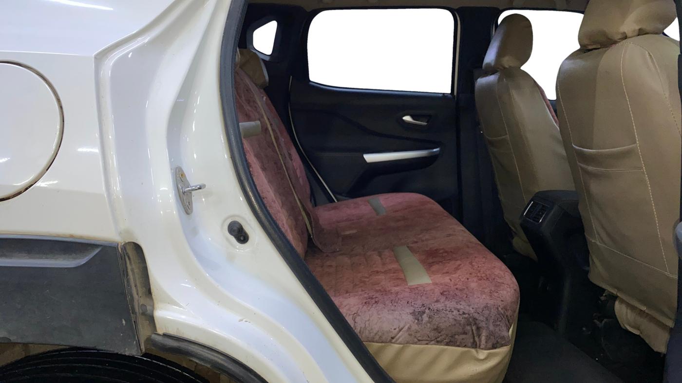 2022 Nissan MAGNITE XV PREMIUM, Petrol, Manual, 13,694 km, Right Side Rear Door Cabin