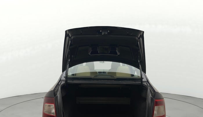 2012 Skoda Rapid ELEGANCE 1.6 MPI MT, Petrol, Manual, 1,04,264 km, Boot Door Open