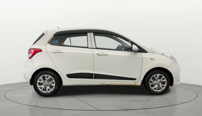 2017 Hyundai Grand i10 SPORTZ 1.2 KAPPA VTVT, Petrol, Manual, 25,753 km, Right Side View