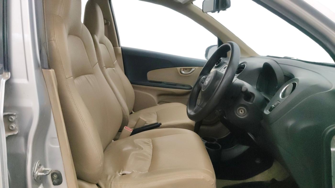 2015 Honda Brio VX AT, Petrol, Automatic, 1,06,401 km, Right Side Front Door Cabin