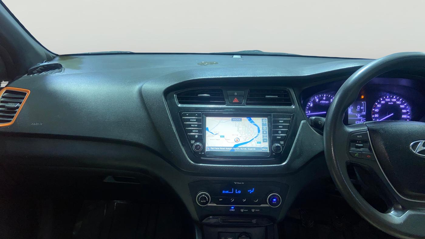 2017 Hyundai Elite i20 ASTA 1.2 DUAL TONE, Petrol, Manual, 1,23,697 km, Air Conditioner