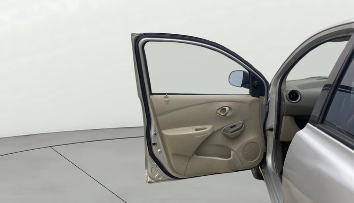 2015 Datsun Go Plus T, Petrol, Manual, 80,669 km, LHS Front Door