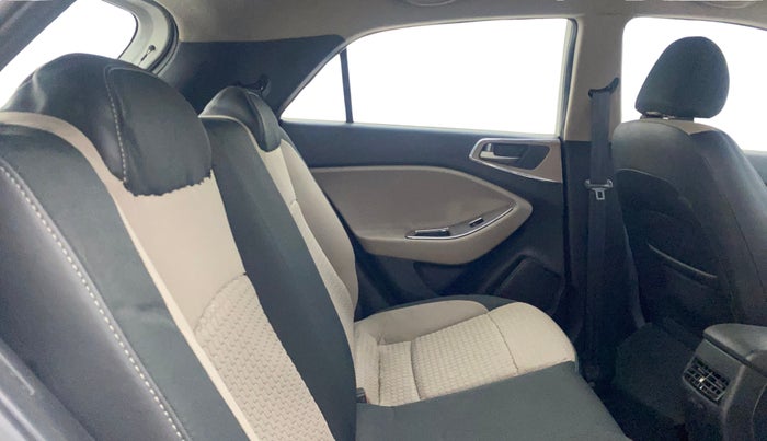 2017 Hyundai Elite i20 MAGNA 1.4 AT, Petrol, Automatic, 33,734 km, Right Side Rear Door Cabin