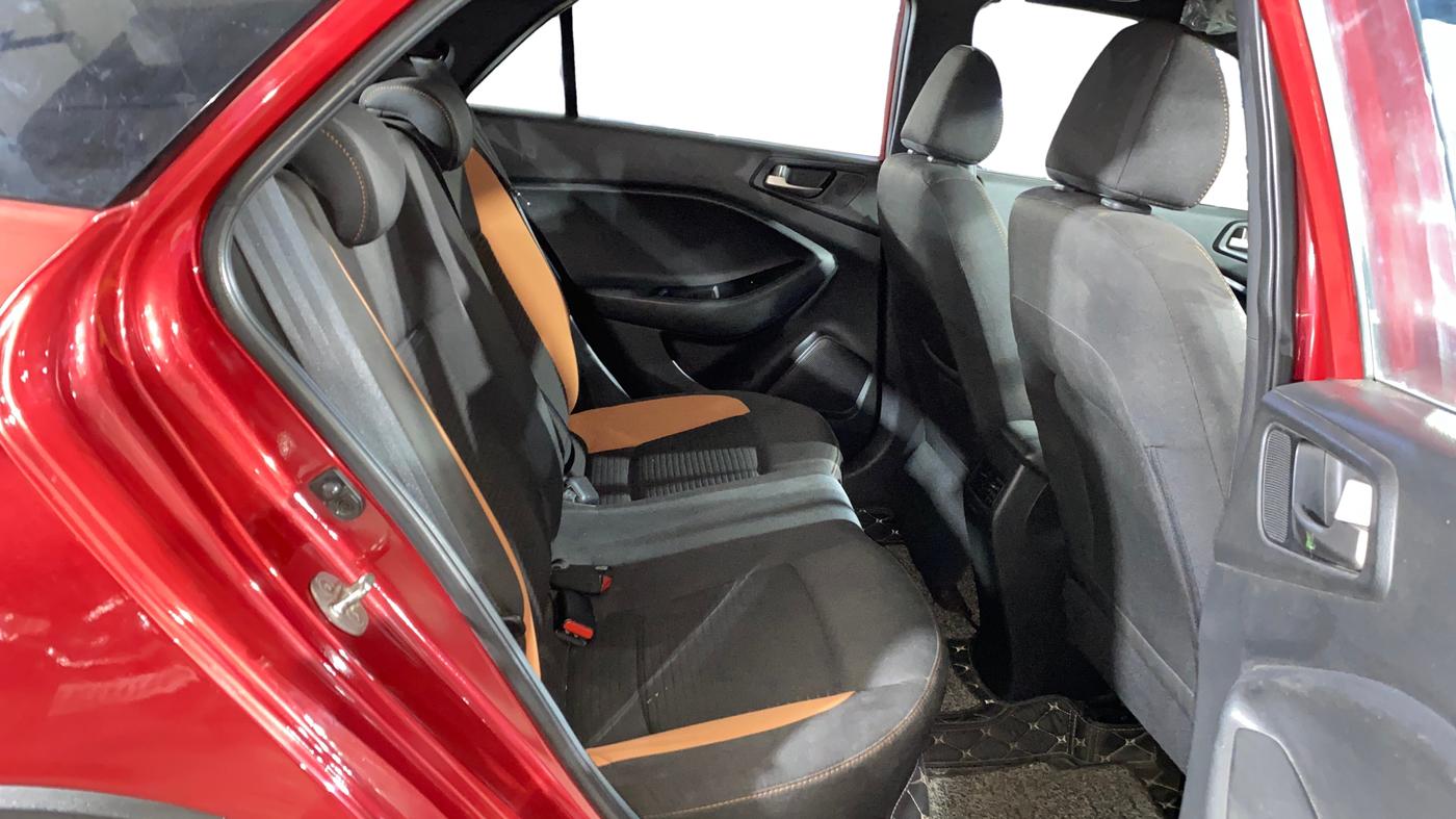 2017 Hyundai i20 Active 1.2 SX, Petrol, Manual, 76,405 km, Right Side Rear Door Cabin