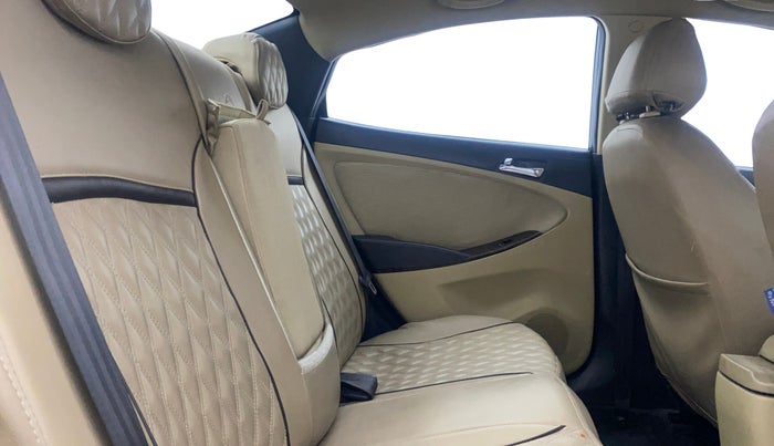 2014 Hyundai Verna FLUIDIC 1.6 CRDI SX, Diesel, Manual, 1,04,935 km, Right Side Rear Door Cabin