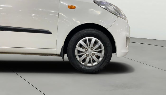 2016 Hyundai i10 SPORTZ 1.1, Petrol, Manual, 63,077 km, Right Front Wheel