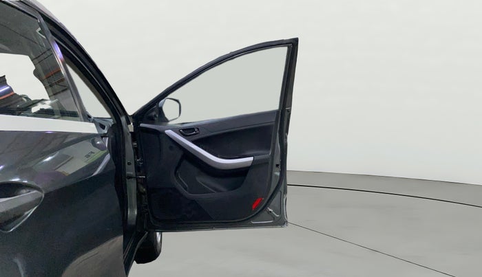 2021 Tata NEXON XM PETROL, Petrol, Manual, 80,425 km, RHS Front Door