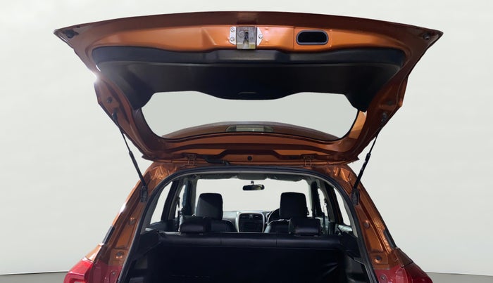 2020 Maruti Vitara Brezza VXI AT SHVS, Petrol, Automatic, 75,835 km, Boot Door Open