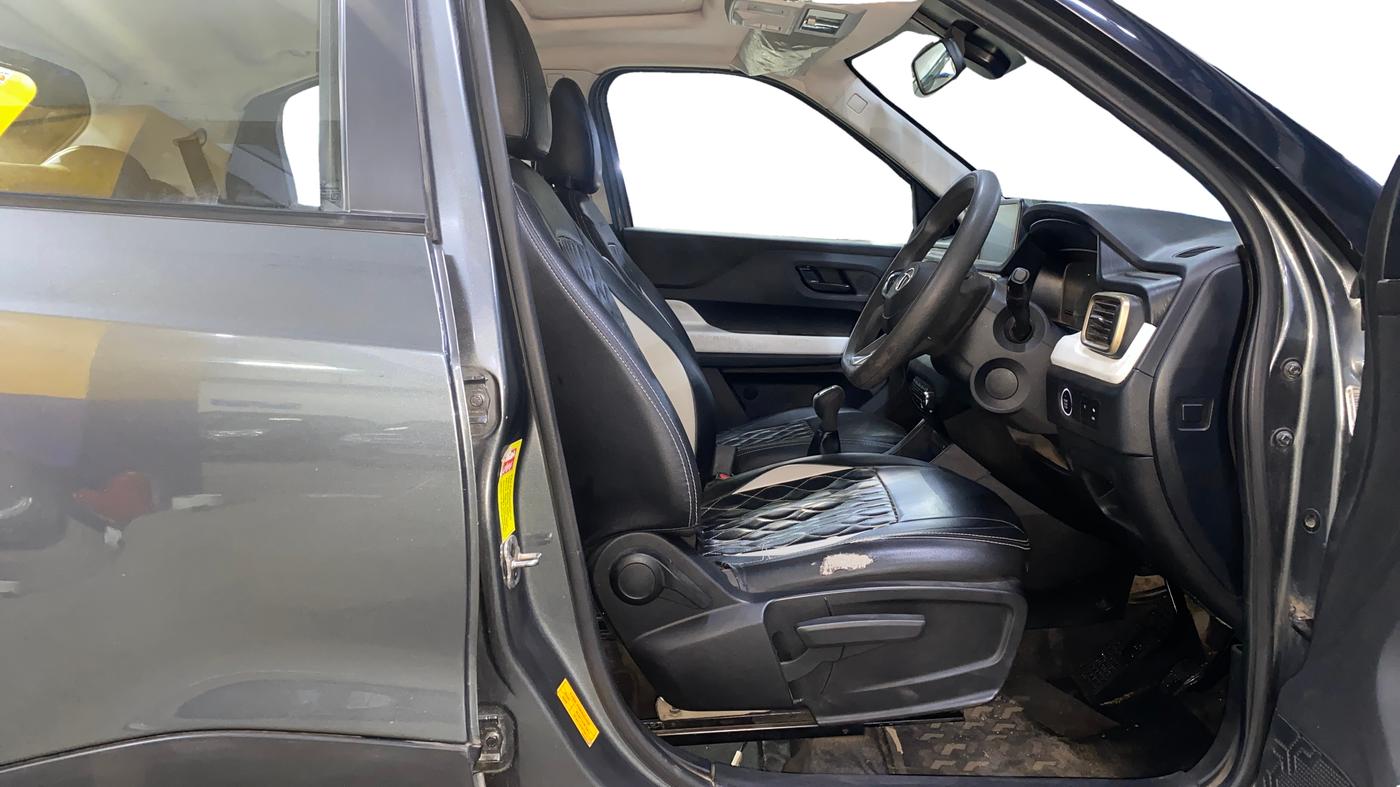 2023 Tata PUNCH ACCOMPLISHED DAZZLE SUNROOF CNG MT, CNG, Manual, 92,545 km, Right Side Front Door Cabin
