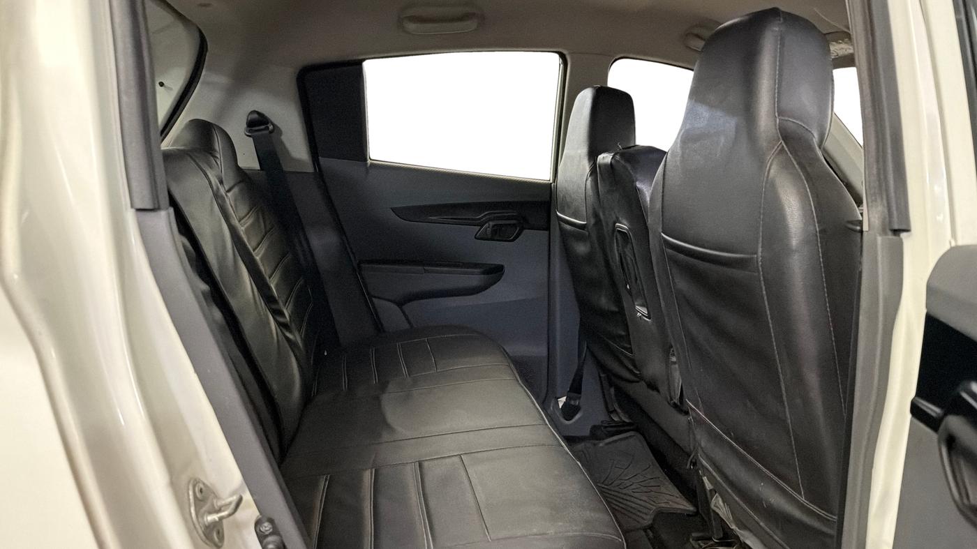 2019 Mahindra KUV 100 NXT K4+ P 6 STR, Petrol, Manual, 47,786 km, Right Side Rear Door Cabin