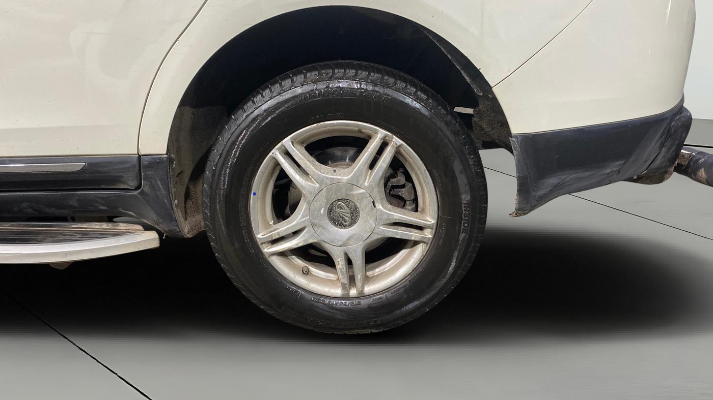 2018 Mahindra MARAZZO M6 8 STR, Diesel, Manual, 1,14,645 km, Left Rear Wheel