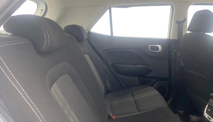 2021 Hyundai VENUE SX PLUS 1.0 TURBO DCT, Petrol, Automatic, 16,615 km, Right Side Rear Door Cabin