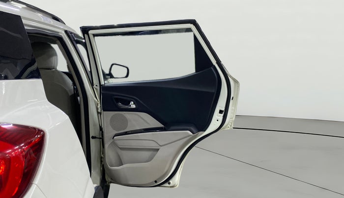 2021 Mahindra XUV300 W8 1.2 PETROL, Petrol, Manual, 67,830 km, RHS Rear Door