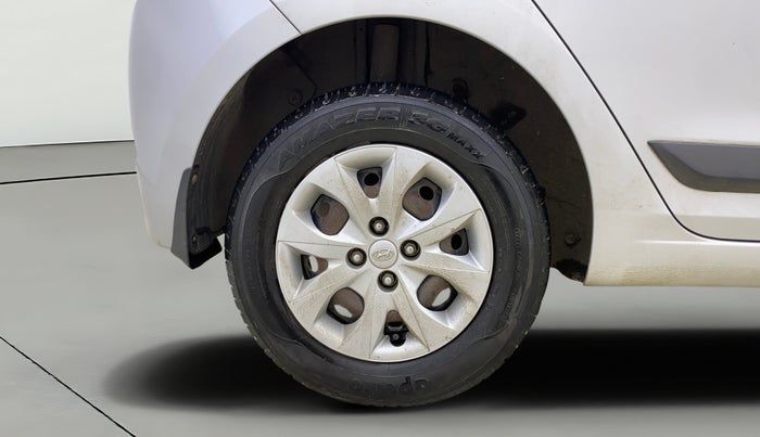 2016 Hyundai Elite i20 SPORTZ 1.2, Petrol, Manual, 28,783 km, Right Rear Wheel