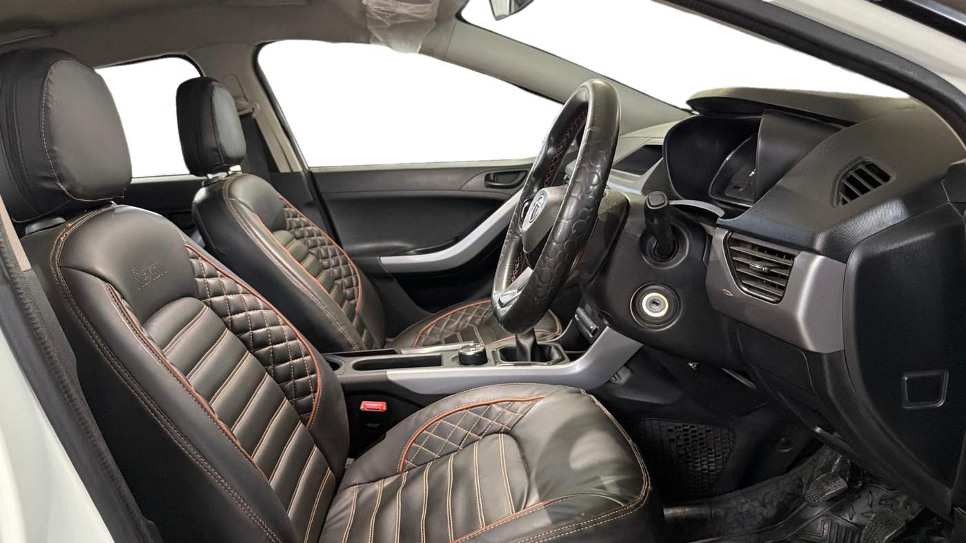 2020 Tata NEXON XM PETROL, Petrol, Manual, 86,625 km, Right Side Front Door Cabin
