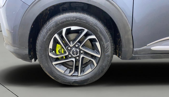 2022 KIA CARENS LUXURY PLUS 1.4 PETROL 7 STR, Petrol, Manual, 30,236 km, Left Front Wheel