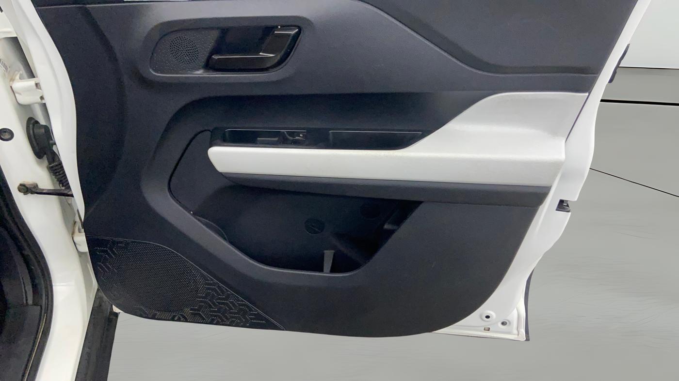 2024 Tata PUNCH Pure (O) , Petrol, Manual, 16,192 km, Driver Side Door Panels Control