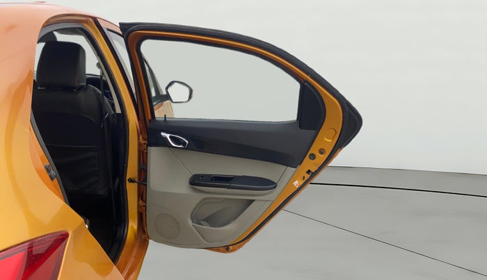 2018 Tata Tiago XZ PETROL, Petrol, Manual, 28,115 km, RHS Rear Door
