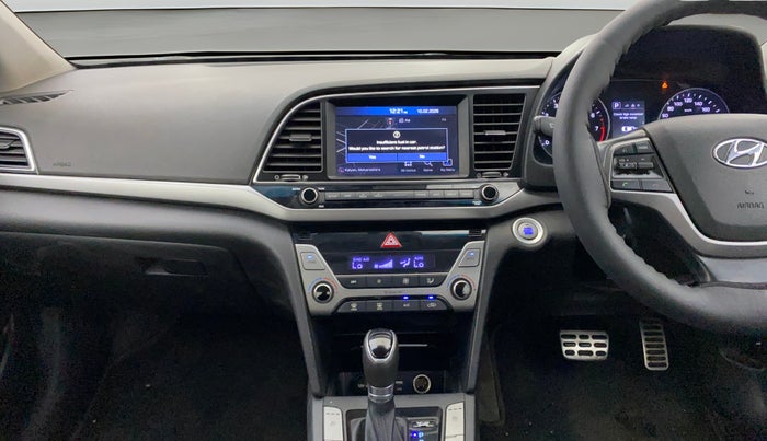 2016 Hyundai New Elantra 2.0 SX(O) AT PETROL, Petrol, Automatic, 1,01,757 km, Air Conditioner