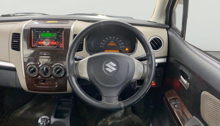 2016 Maruti Wagon R 1.0 LXI CNG, CNG, Manual, 1,06,985 km, Steering Wheel Close Up