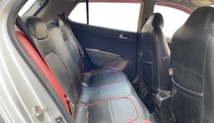 2016 Hyundai Grand i10 SPORTZ 1.2 KAPPA VTVT, Petrol, Manual, 57,278 km, Right Side Rear Door Cabin