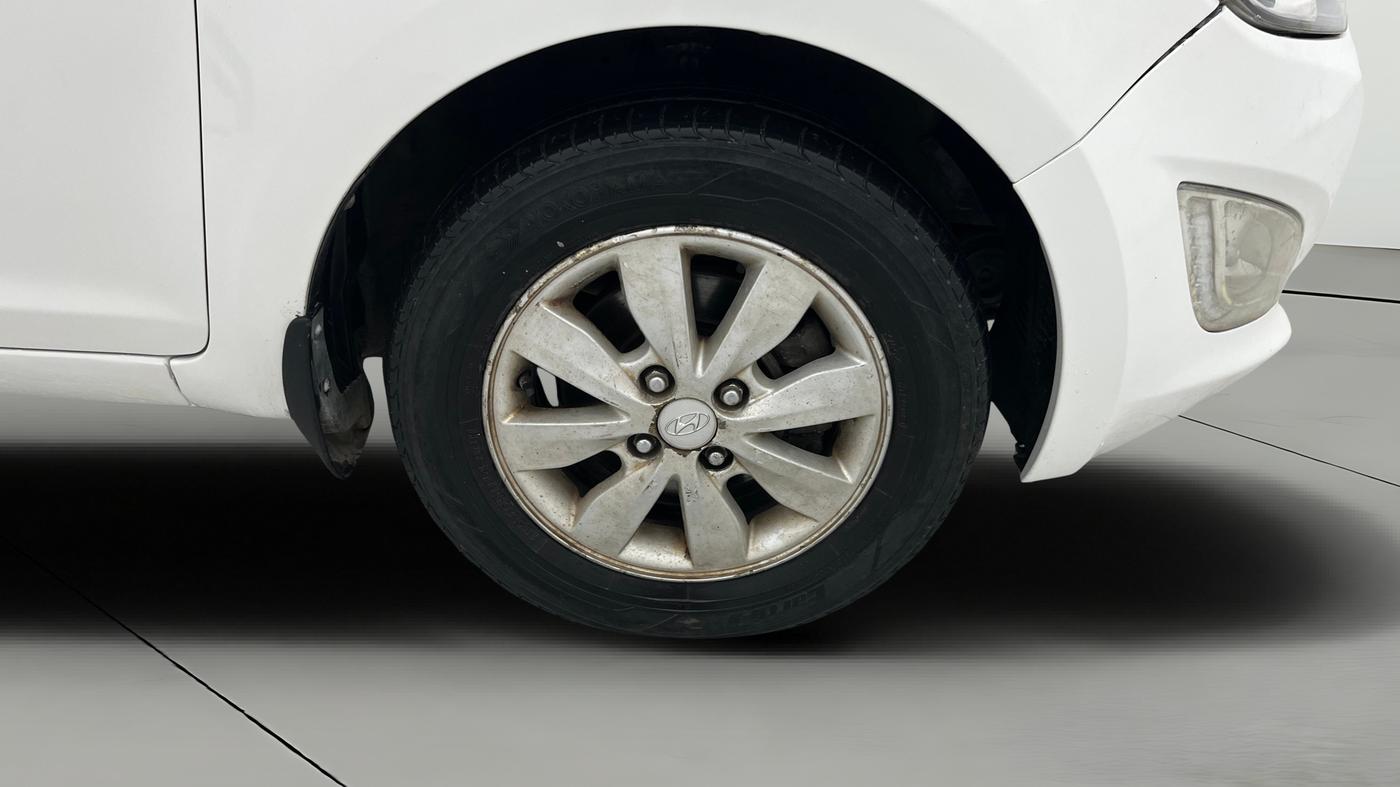 2013 Hyundai i20 SPORTZ 1.4 CRDI, Diesel, Manual, 1,30,474 km, Right Front Wheel