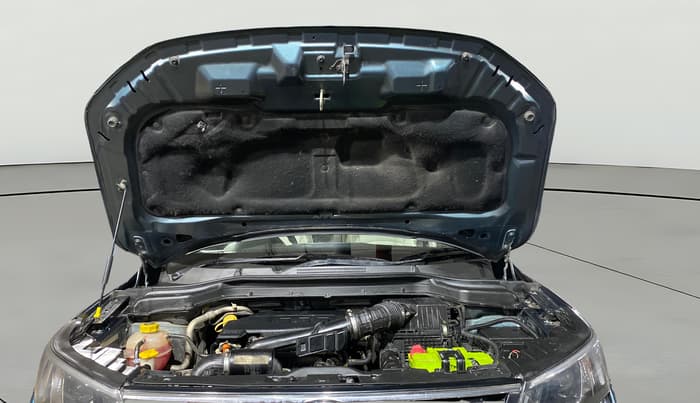 2021 Mahindra XUV300 W8 (O) 1.2 PETROL, Petrol, Manual, 93,983 km, Open Bonet