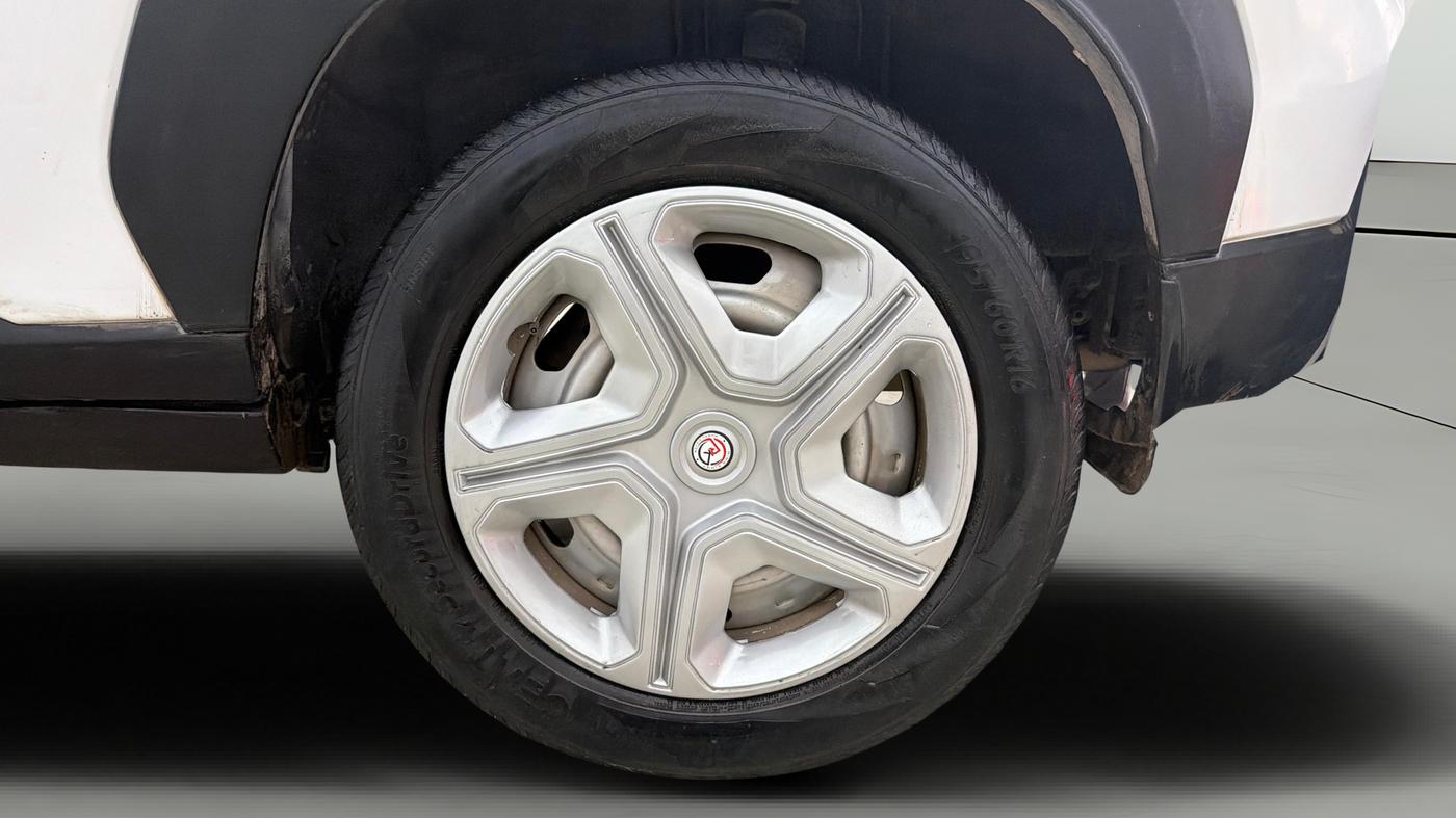 2022 Nissan MAGNITE XE, Petrol, Manual, 73,576 km, Left Rear Wheel